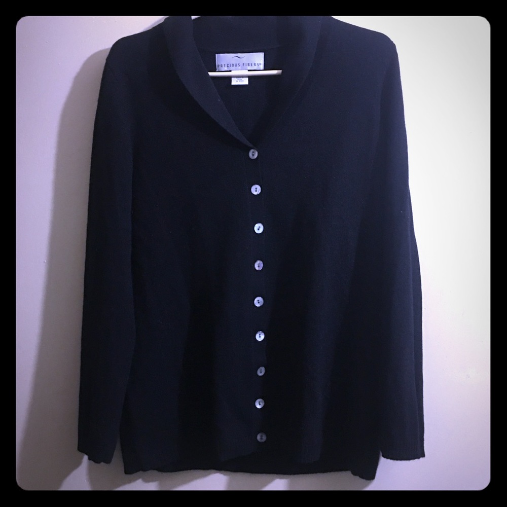 SOLD Precious Fibers women’s cashmere sweater Sz M